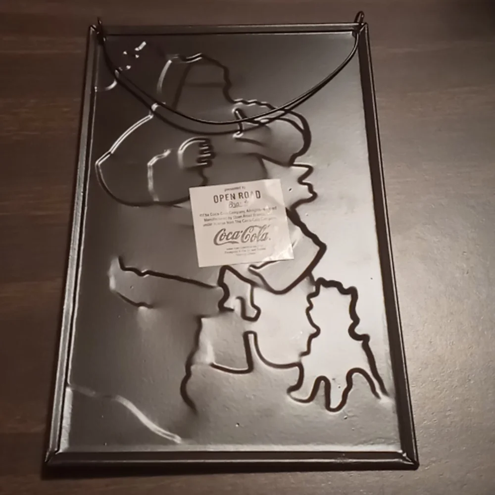 Coca-Cola Raised Tin Santa Christmas Sign 8x5 - Picture 4 of 4